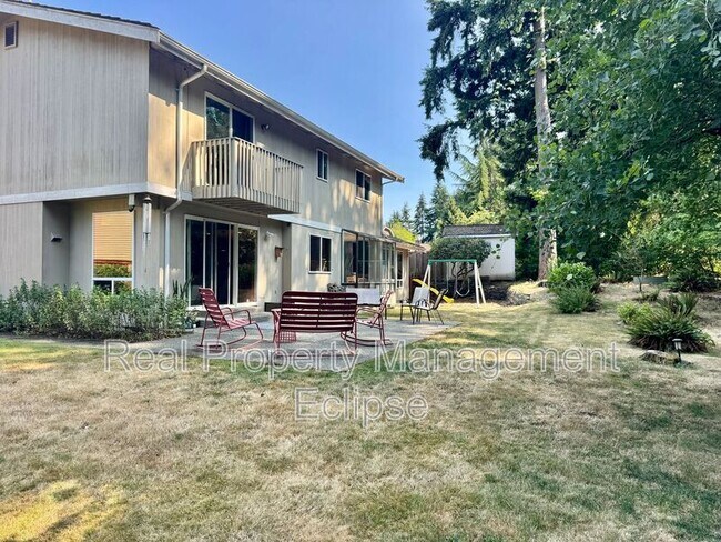 Building Photo - 32205 8th Ave SW