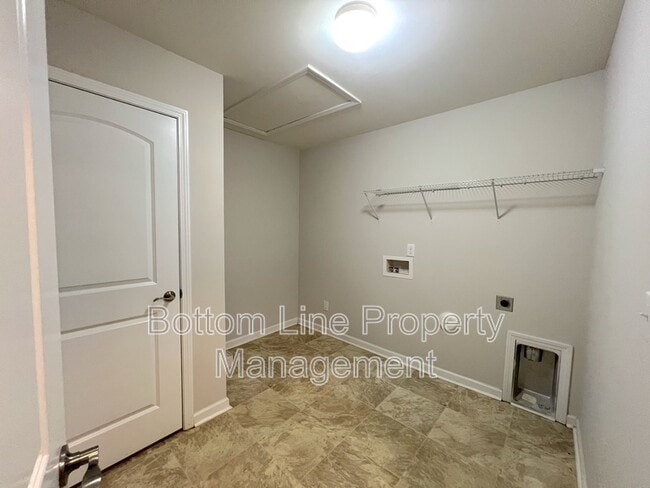 Building Photo - 636 Newfound Hollow Dr