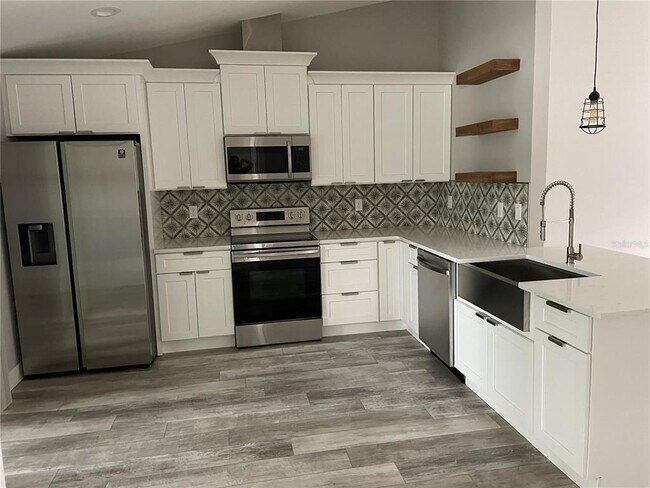 Building Photo - 110 Lynbrook Dr