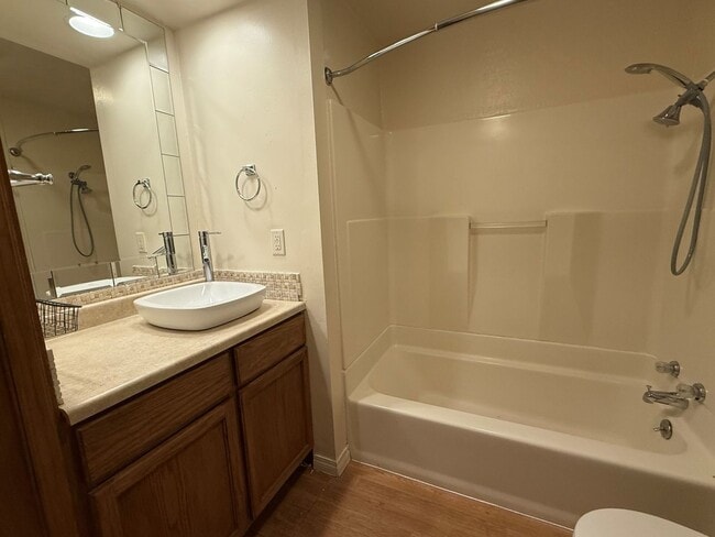 Building Photo - Now renting 2 bedroom Duplex please visit ...