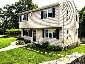 Building Photo - 35 Fox Hill Rd
