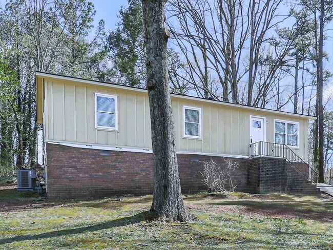 Building Photo - 2406 Pine Dr NW