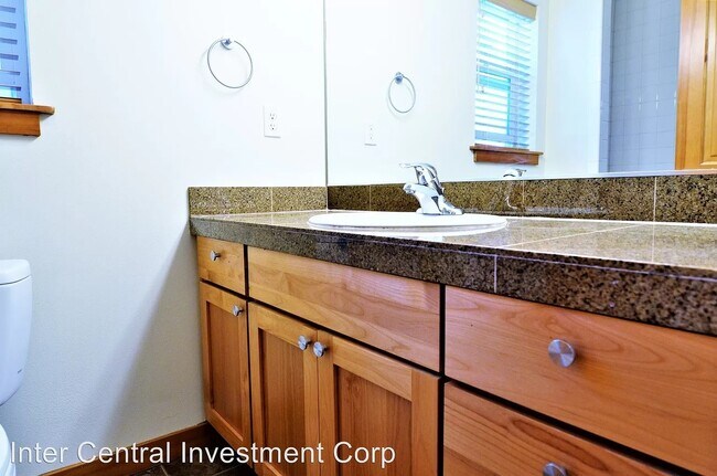 Building Photo - 4533 41st Ave SW