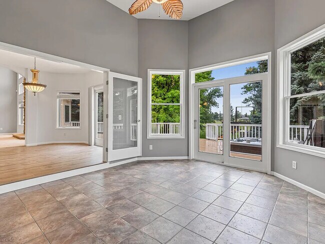 Building Photo - 3577 Woodbury Ct S