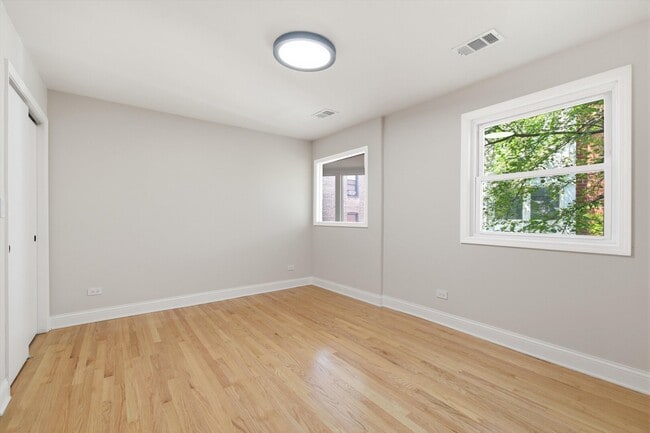 Building Photo - 5510 S Cornell Ave