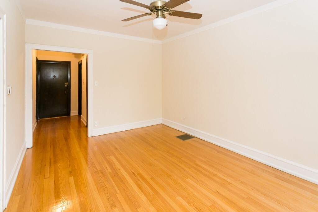 Building Photo - 1455 W Byron St