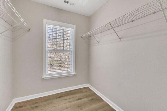 Building Photo - Charming 3-bedroom, 2-bathroom home nestled in the heart of Wake Forest