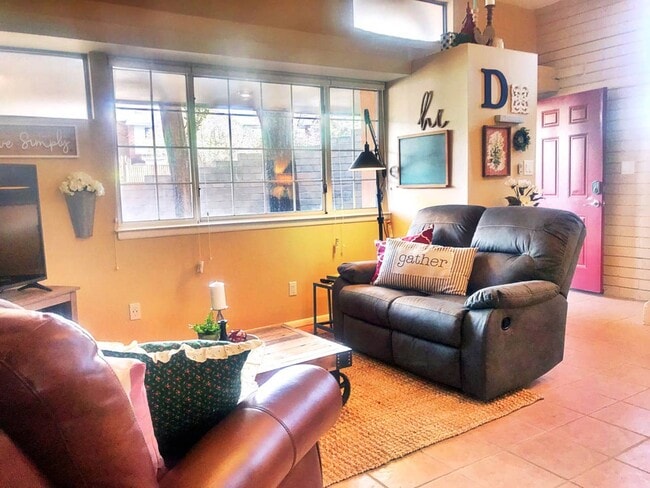 Building Photo - 13016 Constitution Ave NE