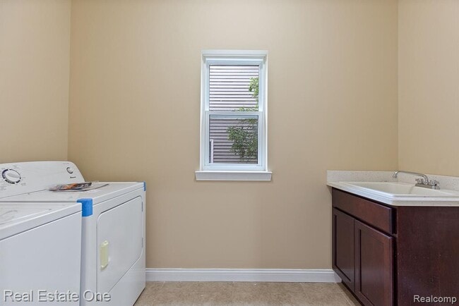 Building Photo - 68 Biltmore Blvd