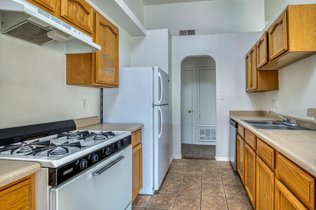 Building Photo - 12412 Tierra Marta Ct