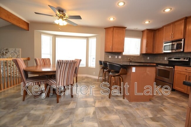 Building Photo - 8048 Peregrine Pl