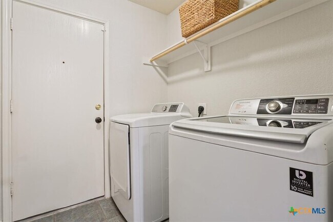 Building Photo - 709 Bighorn Dr