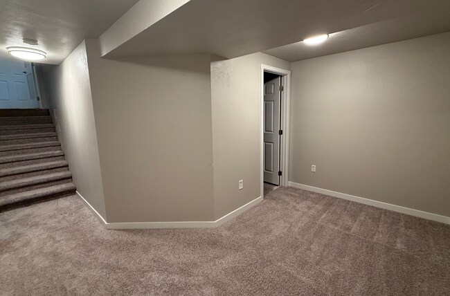 Building Photo - Beautiful 4 Bed, 3.5 Bath Home in Eagle Ridge