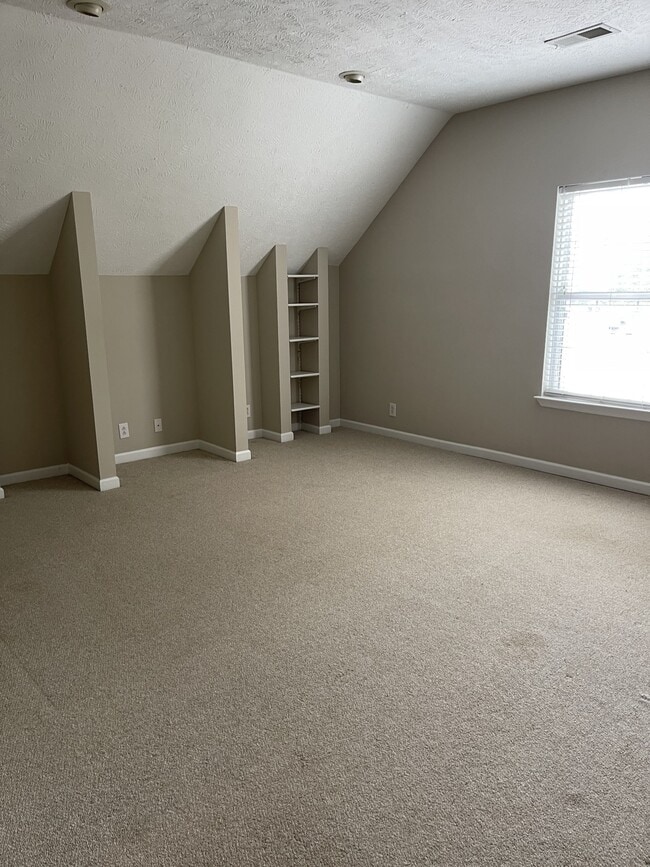 Building Photo - 7027 Penbrook Dr
