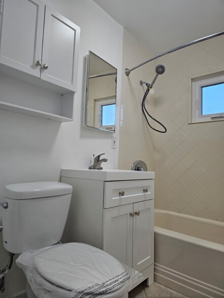 Building Photo - 3211 W 132nd St