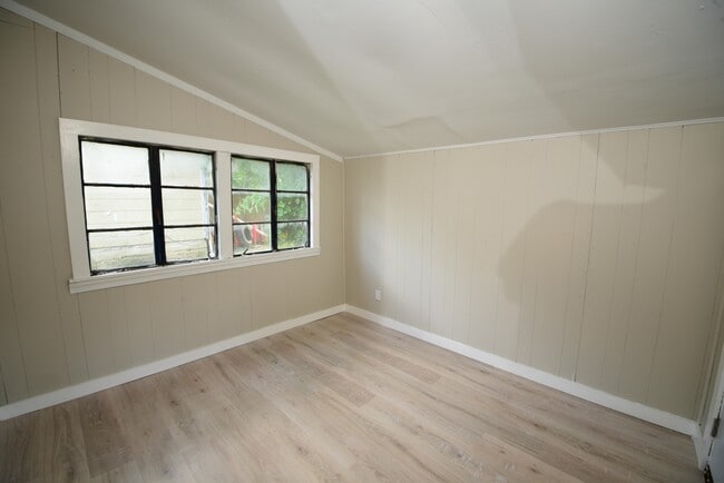 Building Photo - 424 S 73rd E Ave