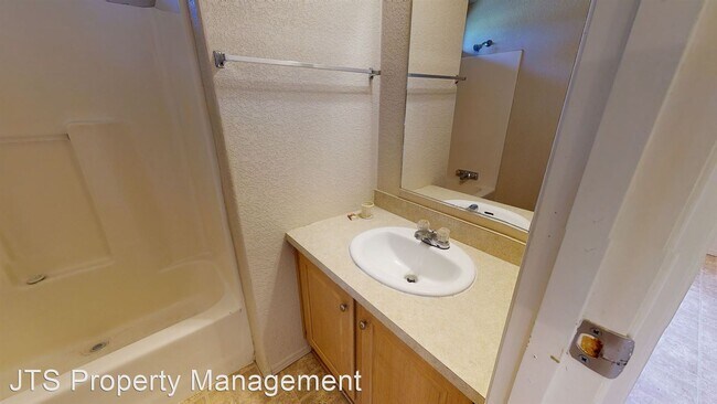 Building Photo - 3 br, 2 bath House - 2410 Central Avenue