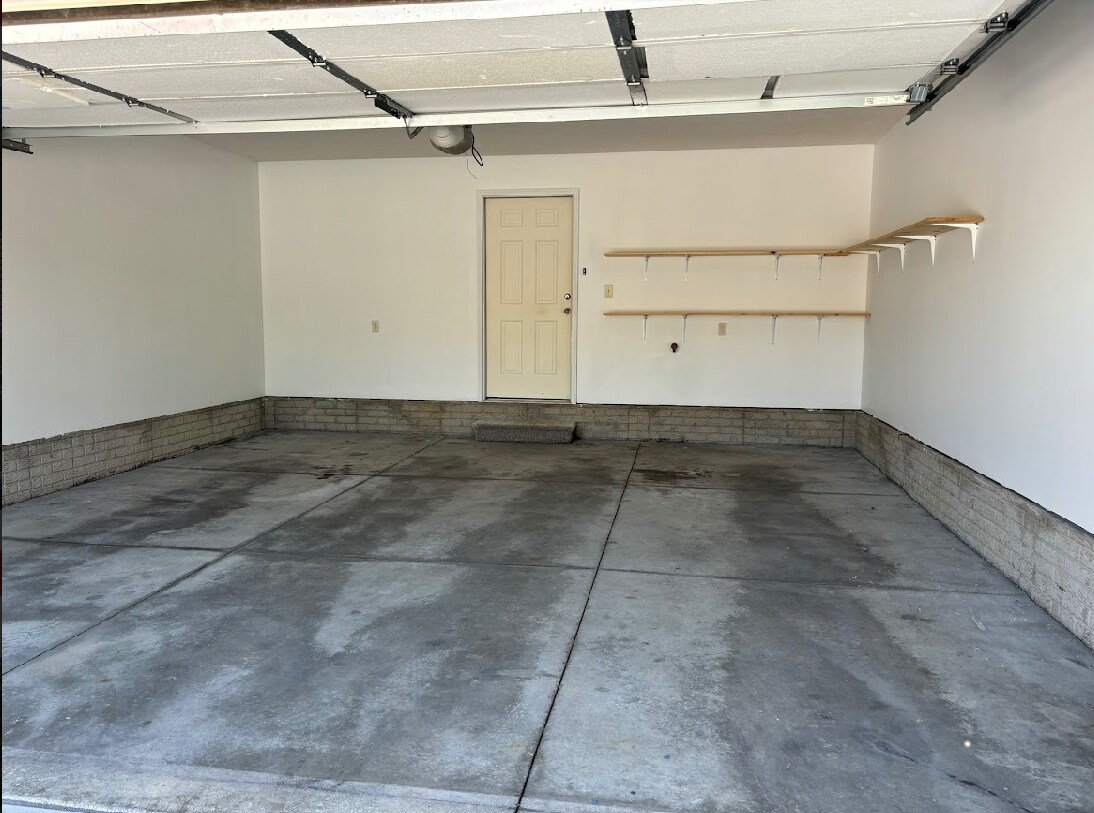 Building Photo - 8248 S 85th St