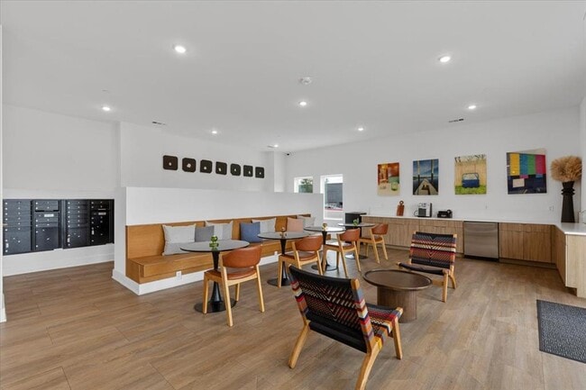 Building Photo - 4802 S Congress Ave