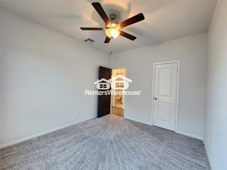 Building Photo - 411 Alaska Cedar Dr