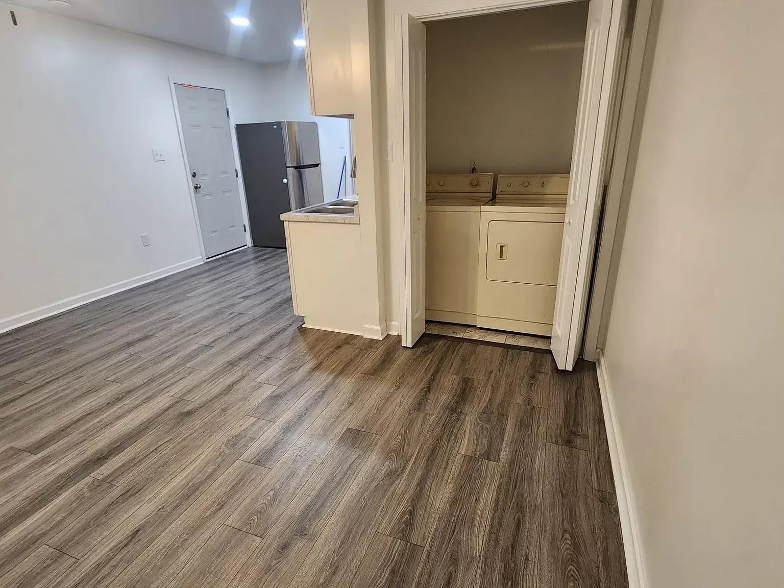 Building Photo - 503 Canal St