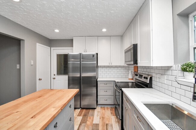 Building Photo - 1911 Pepperrell Pl Ct