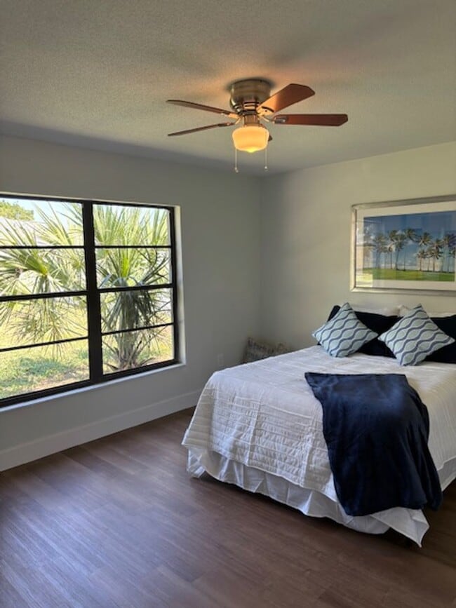 Building Photo - Fully Renovated 3-Bedroom Gem with Modern Upgrades & Timeless Charm!