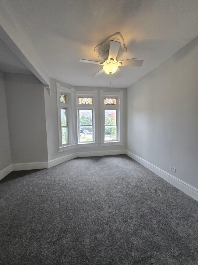 Building Photo - 4104 S Lake Park Ave