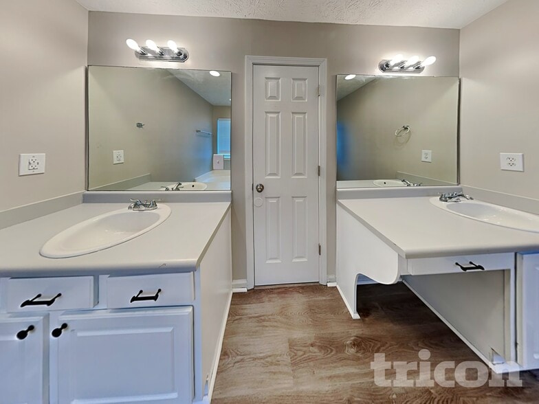 Building Photo - 132 Diamond Ct