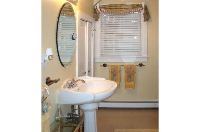 Building Photo - 4 Warren St