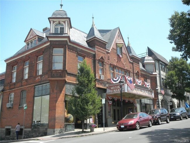 Building Photo - 330 S Broadway