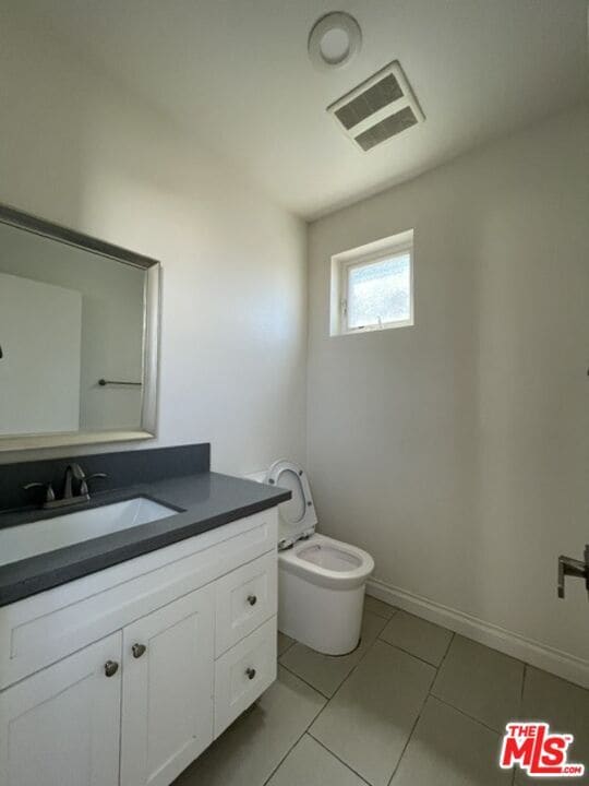 Building Photo - 5733 1/2 Fulcher Ave