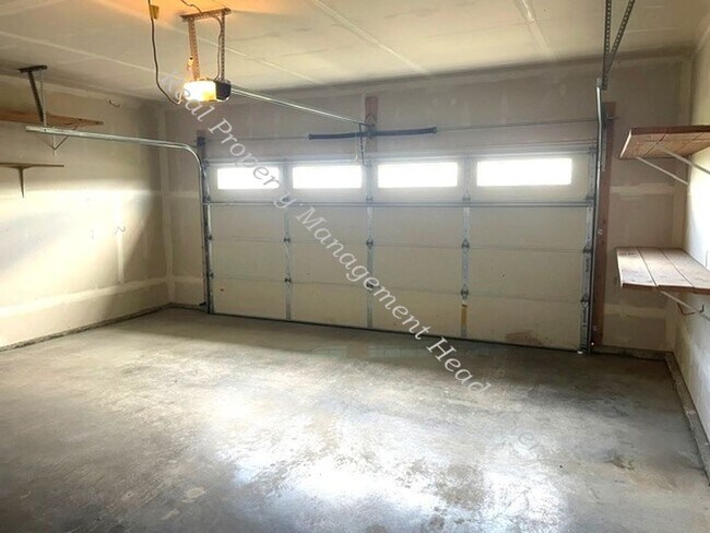 Building Photo - 3 Bedroom 2 Bath House For Rent