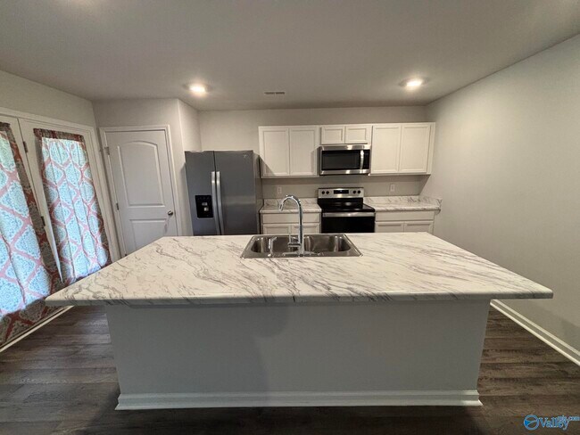 Building Photo - 172 Tobin Ln