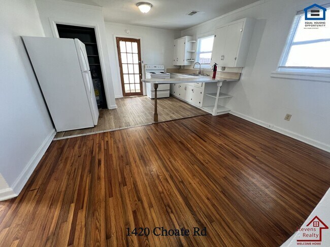 Building Photo - 1420 Choate Rd