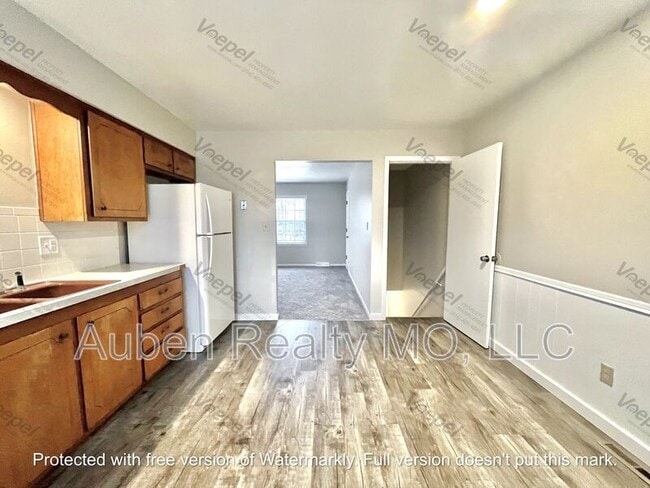 Building Photo - 7211 Montana Ave