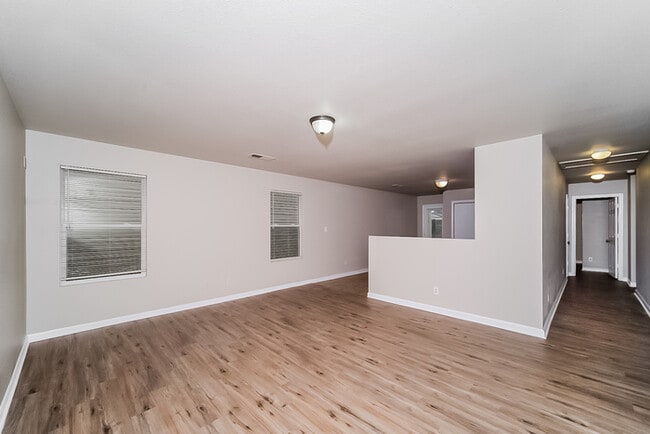 Building Photo - 16765 Wellhouse Dr
