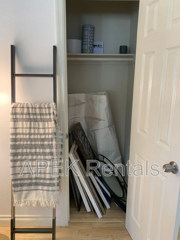 Building Photo - 61493 Desert Air Rd