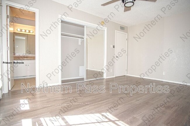 Building Photo - 4433 N Stanton 507