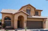 Building Photo - 261 Mariposa Way
