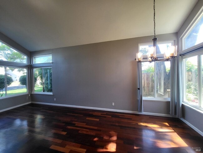 Building Photo - 496 Lupine Cir