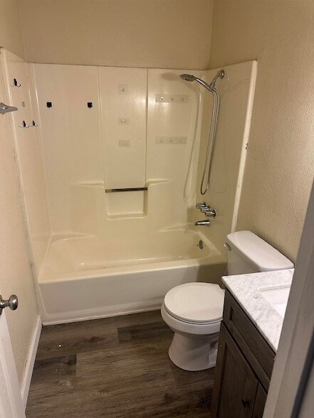 Building Photo - 713 Alta St