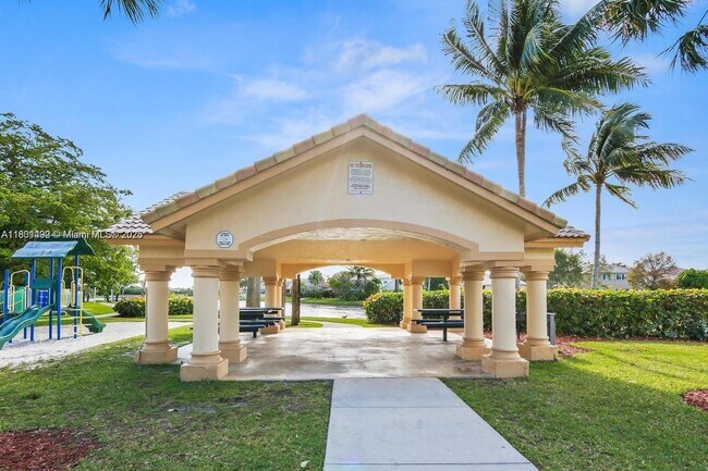 Building Photo - 677 NW 170th Terrace