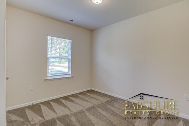 Building Photo - 2123 Water Marsh Trl