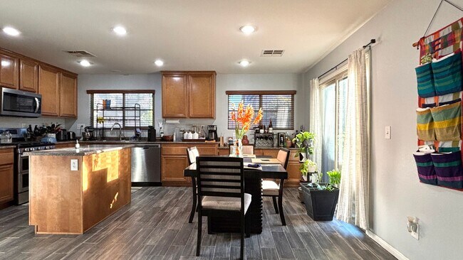 Building Photo - Excellent home in Providence Las Vegas. 3 Bedrooms and cute backyard! Must see!