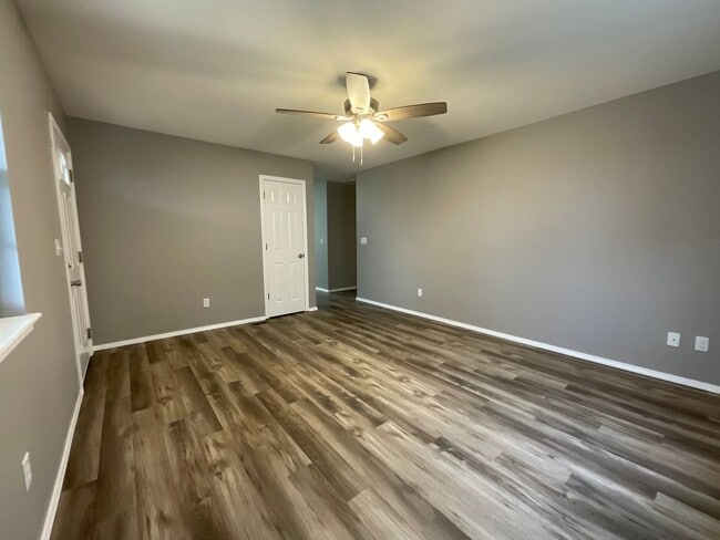 Building Photo - Nice Recently Updated 3 Bed 2 Bath in Webb City!