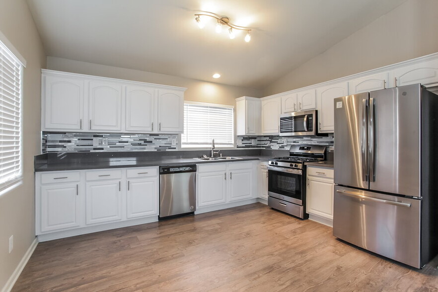Building Photo - 5321 Clover Blossom Ct