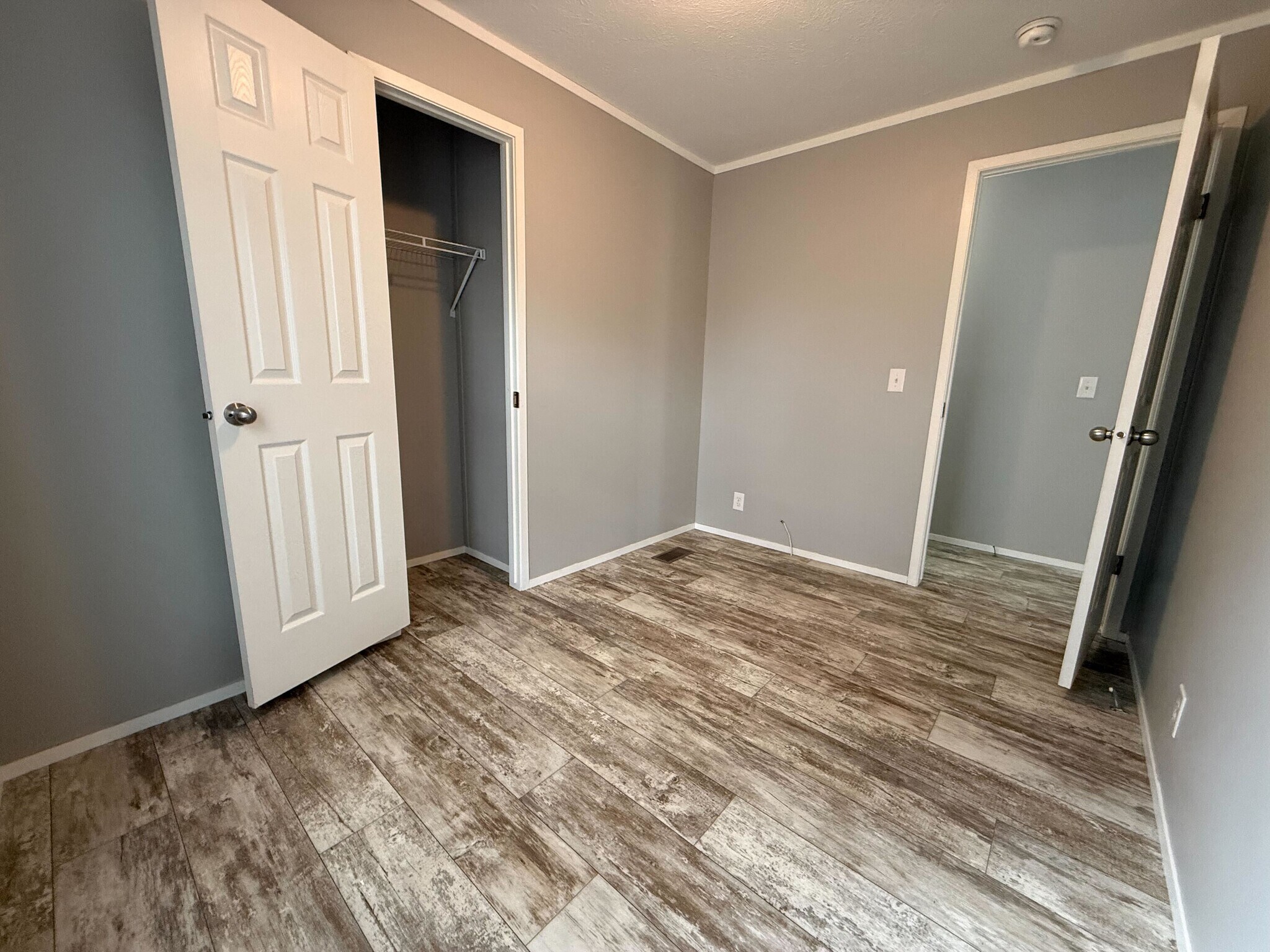 Building Photo - 11827 Cascade Cir