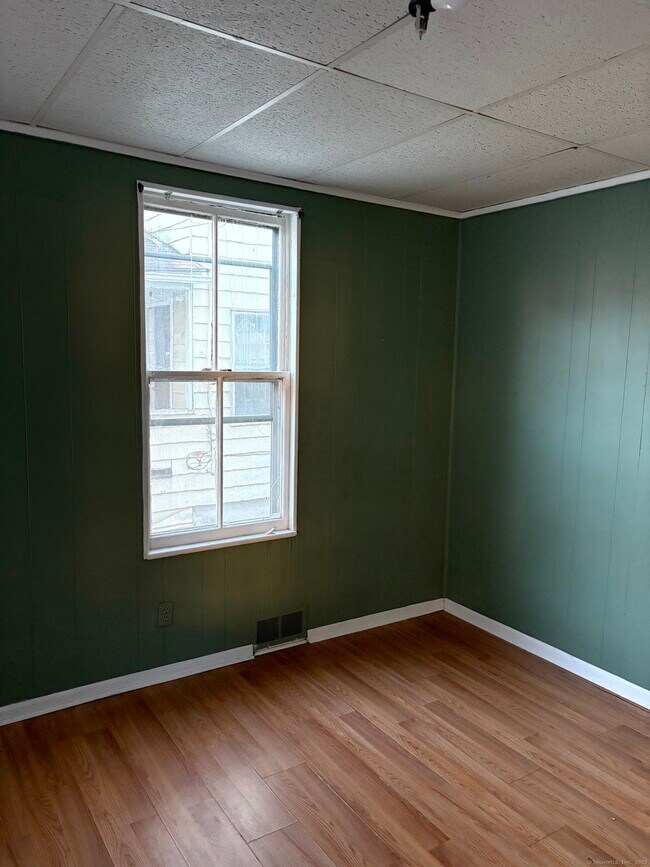 Building Photo - 957 Hancock Ave