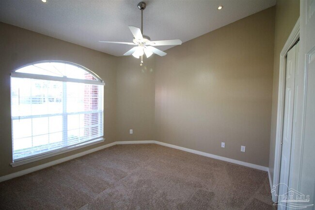 Building Photo - 10878 Country Ostrich Dr